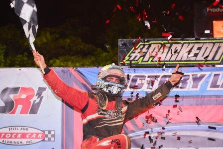 Zach Daum won the Xtreme Midget finale at Millbridge Wednesday (Joe Grabianowski Photo) (Video Highlights from DirtVision.com)