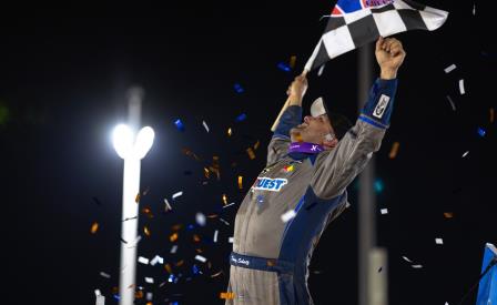 Donny Schatz won the WoO finale at Wilmot Saturday (Trent Gower Photo) (Video Highlights from DirtVision.com)