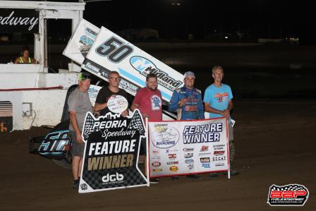 Paul Nienhiser won the Sprint Invaders show at Peoria Saturday (Brendon Bauman Photo)