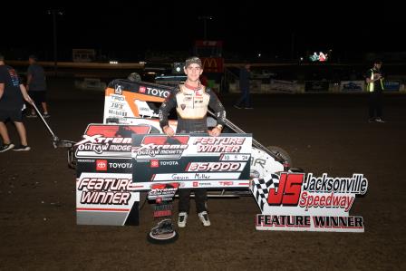 Gavin Miller won the Xtreme Midget season finale at Jacksonville Saturday (Brendon Bauman Photo) (Video Highlights from DirtVision.com)